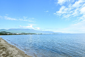 真野浜水泳場（徒歩6分）